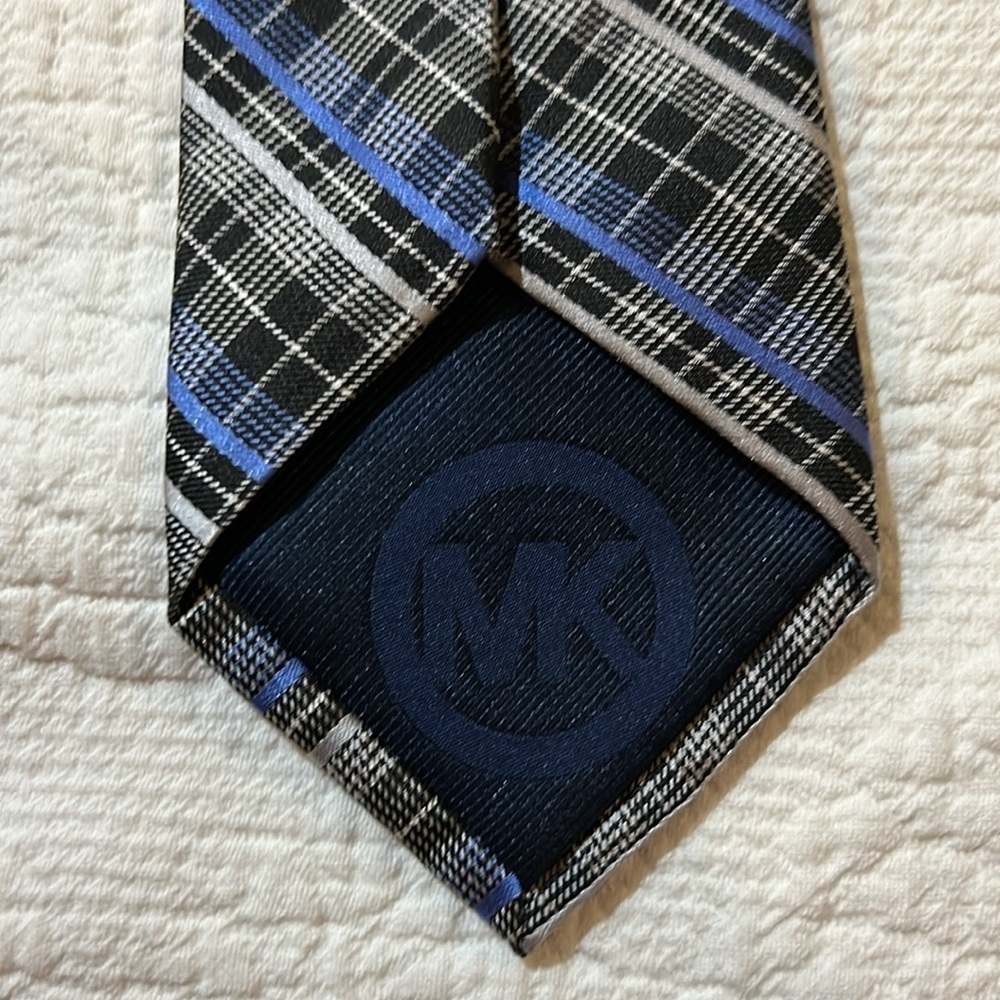 MK tie - Picture 4 of 6